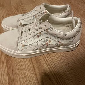 Vans shoes size 7.5.